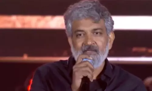 రామాయణ తర్వాత వారణాసి... జక్కన్న బ్యాలన్స్ చేసేనా?