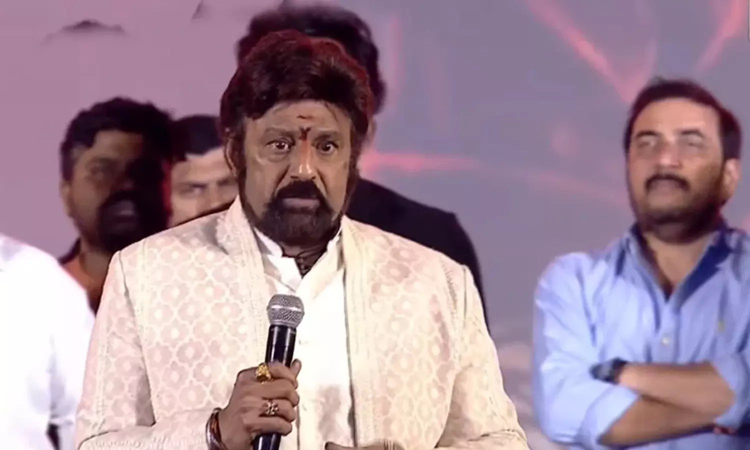 బాలీవుడ్ లో ఒక సిగ్నేచర్ వేసొచ్చా.. వాళ్లకి దిమ్మతిరిగిపోయింది..!