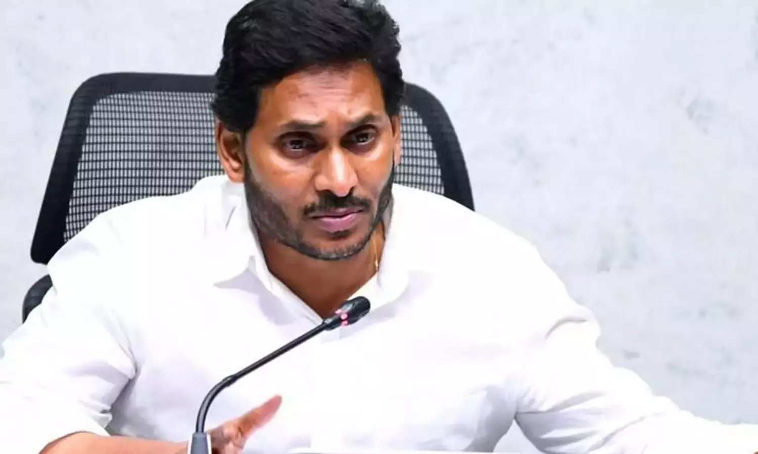 వైసీపీలో భ‌రోసా బెడ‌ద‌.. అందుకే సైలెంటా ..!