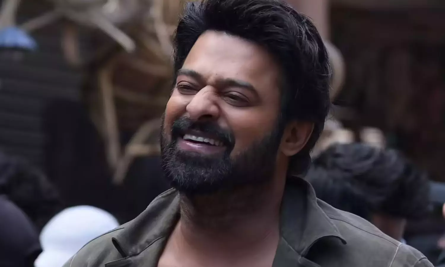 మరో ఆరు నెలలు ప్రభాస్ కనిపించరా? మరో ఆరు నెలలు ప్రభాస్ కనిపించరా?