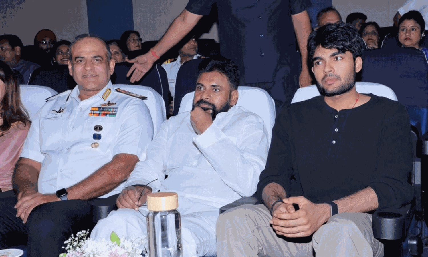 నేవీ ఉత్సవాలకు పవన్...  వెంట అకీరా నందన్