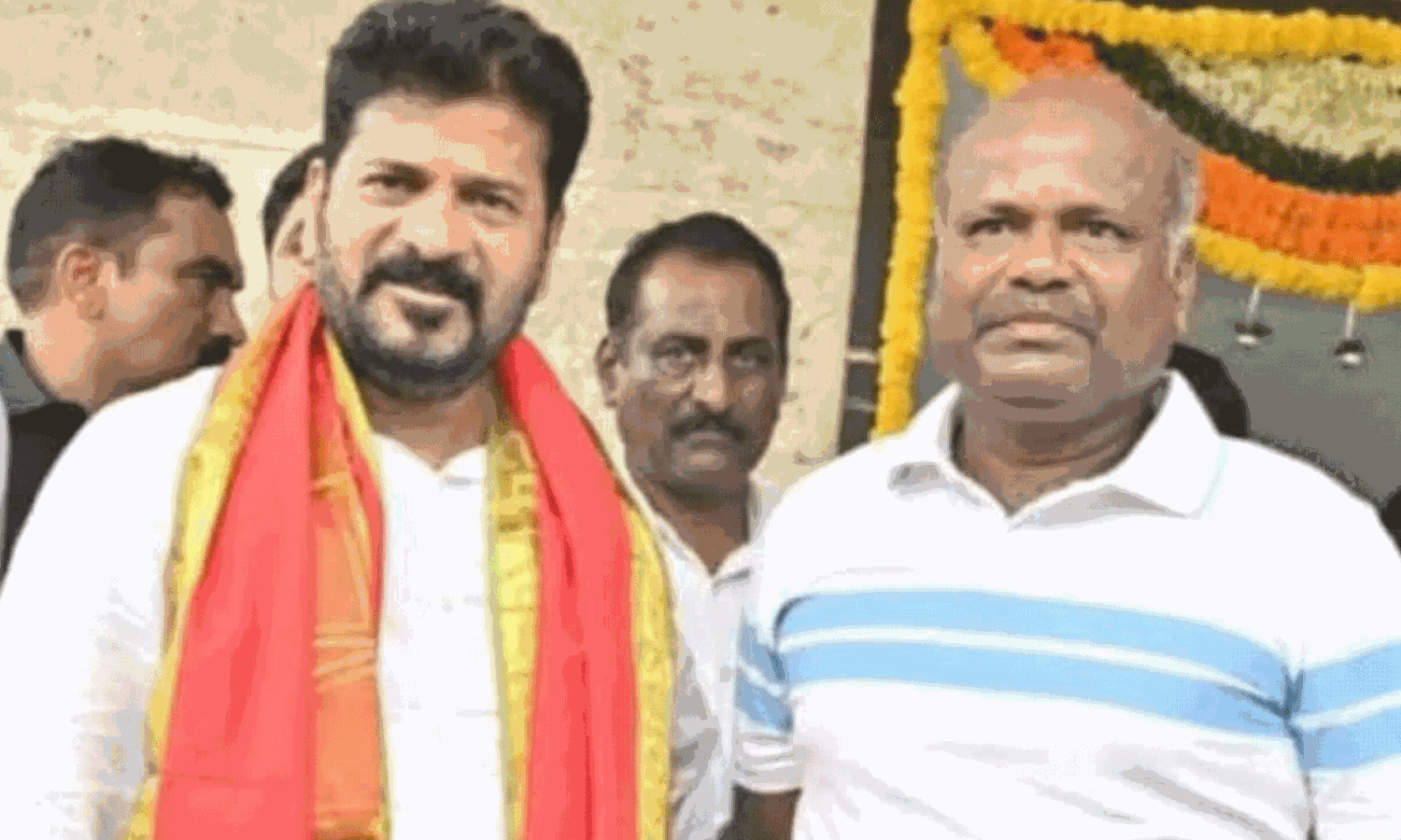 సర్పంచ్ గా సీఎం రేవంత్ క్లాస్ మేట్... ఏమి జరిగిందంటే..? సర్పంచ్ గా సీఎం రేవంత్ క్లాస్ మేట్... ఏమి జరిగిందంటే..?