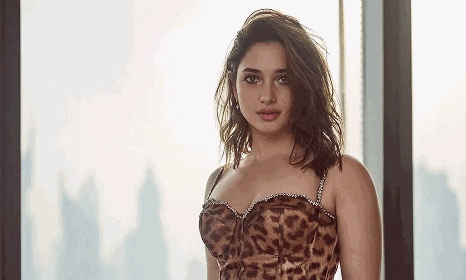 నిజ జీవిత పాత్ర‌లో త‌మ‌న్నా ట్ర‌బుల్స్