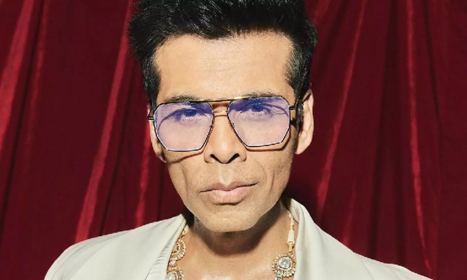 మళ్లీ ప్రేమలో పడ్డ అగ్ర దర్శకనిర్మాత మళ్లీ ప్రేమలో పడ్డ అగ్ర దర్శకనిర్మాత