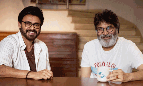 బంధు మిత్రులతో వెంకీ రాక.. త్రివిక్రమ్ మార్క్ టైటిల్ అదిరిందిగా!