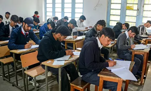 935 పోస్టులకు 9.7 లక్షల దరఖాస్తులు !