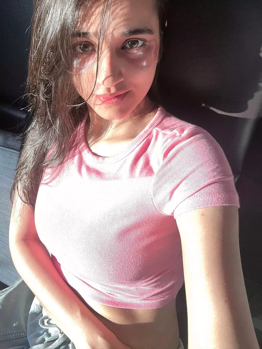Nuveksha’s Sunny Selfie Makes Your Day More Bright
