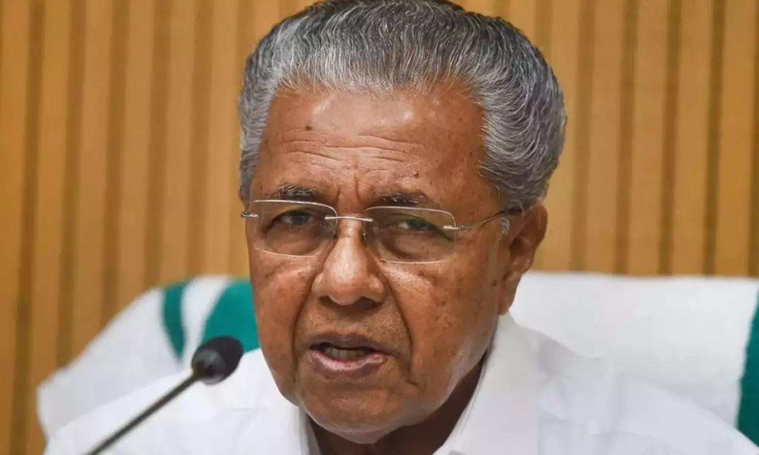 ఎన్నికలకు ముందు.. సీఎంపై మసాలా కేసు! ఎన్నికలకు ముందు.. సీఎంపై మసాలా కేసు!