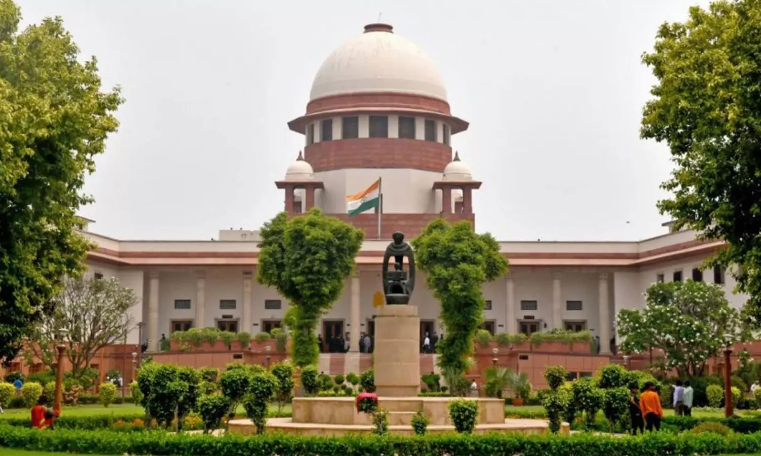 ఎన్నాళ్లు రైతులపై పడి ఏడుస్తారు? : సుప్రీంకోర్టు ఆగ్రహం ఎన్నాళ్లు రైతులపై పడి ఏడుస్తారు? : సుప్రీంకోర్టు ఆగ్రహం