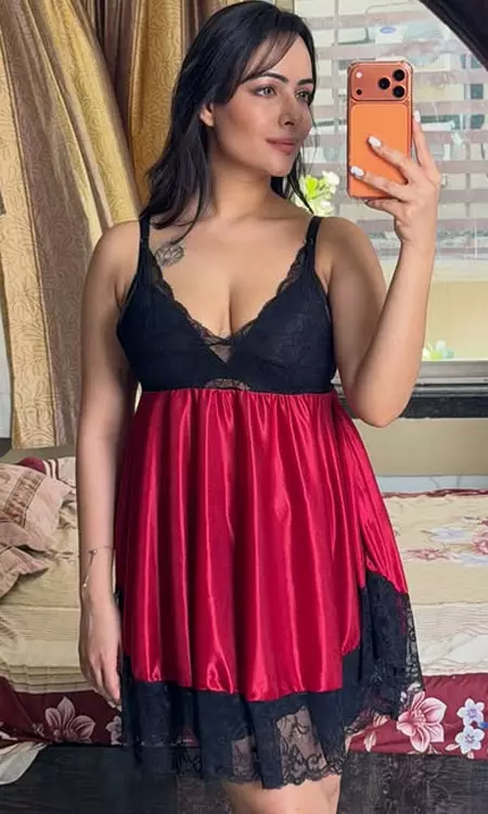 Aanchal Munjal Welcomes December With a New Look and Energy