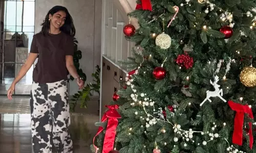 Pooja Hegde Welcomes December With Stylish Christmas Photos