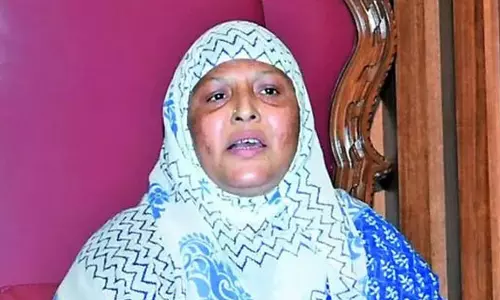 వైసీపీ ఎమ్మెల్సీల రాజీనామాలో బిగ్ ట్విస్ట్...ఆమె షాక్