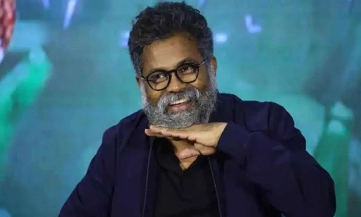 సుక్కు యూనివర్స్.. పుష్ప రాజ్ తో చరణ్ కలిస్తే..? సుక్కు యూనివర్స్.. పుష్ప రాజ్ తో చరణ్ కలిస్తే..?