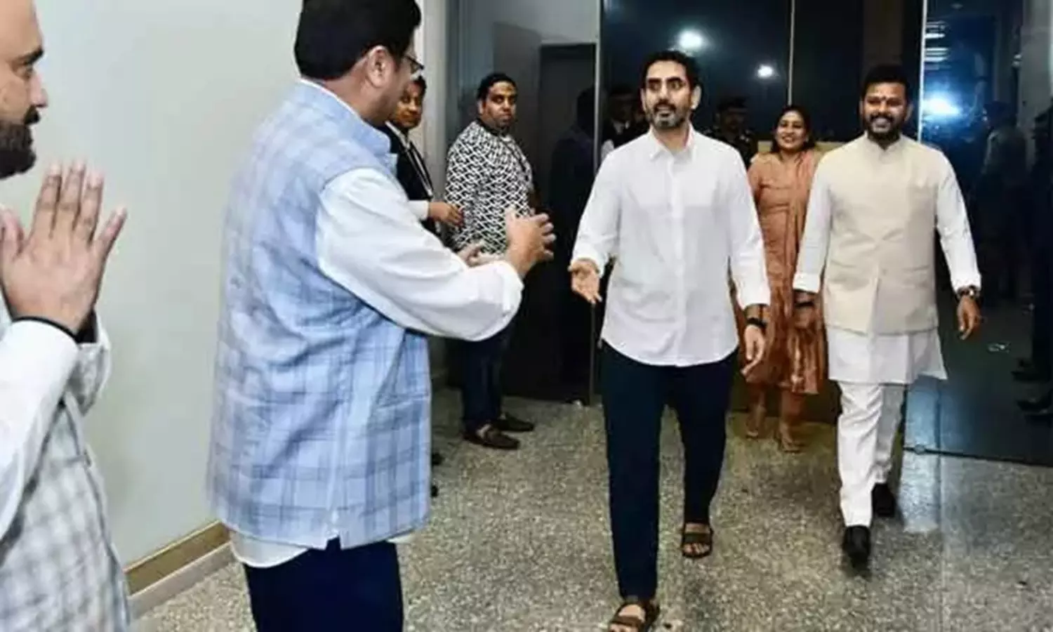 చంద్రబాబు పాత్రలోకి లోకేశ్.. ఢిల్లీలో యువనేత హడావుడి