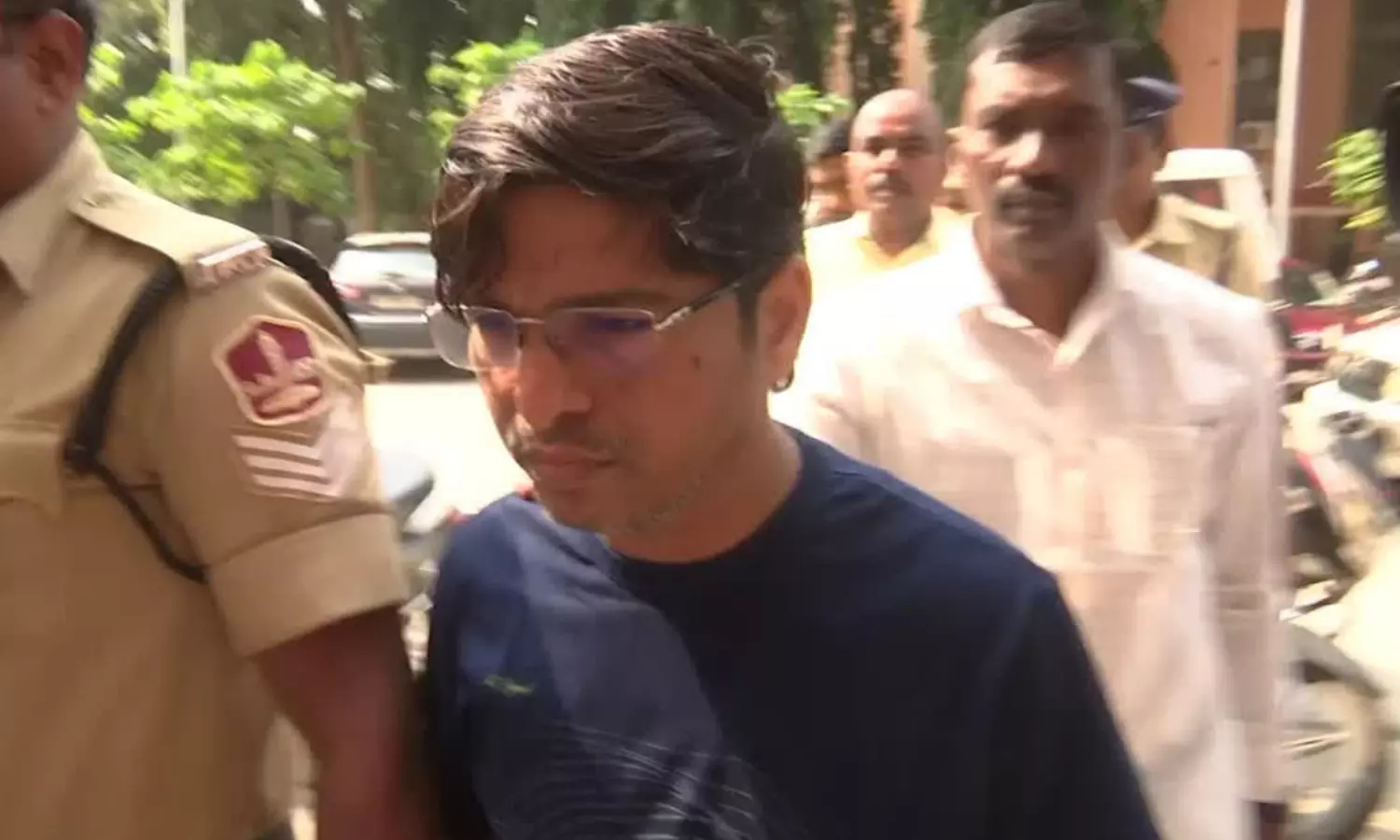 బంగారం రూపంలో లిక్కర్ సొమ్ములు.. అనిల్ చోఖ్రా అంతా చెప్పేస్తున్నాడా?