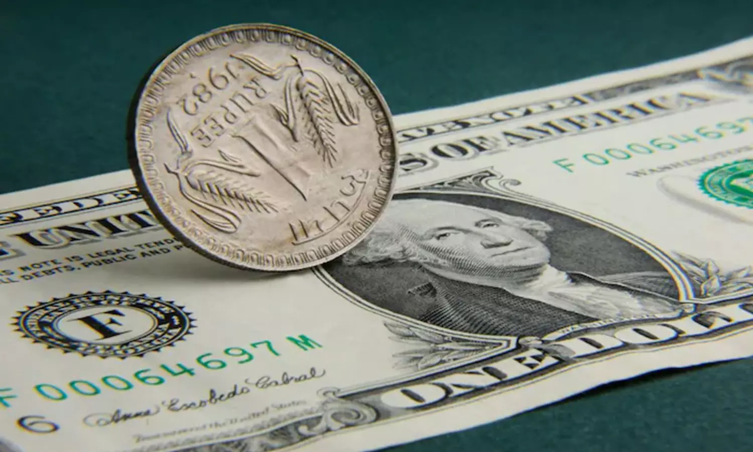 అలా 90కి... ఆల్  టైమ్ కనిష్టానికి రూపాయి విలువ!