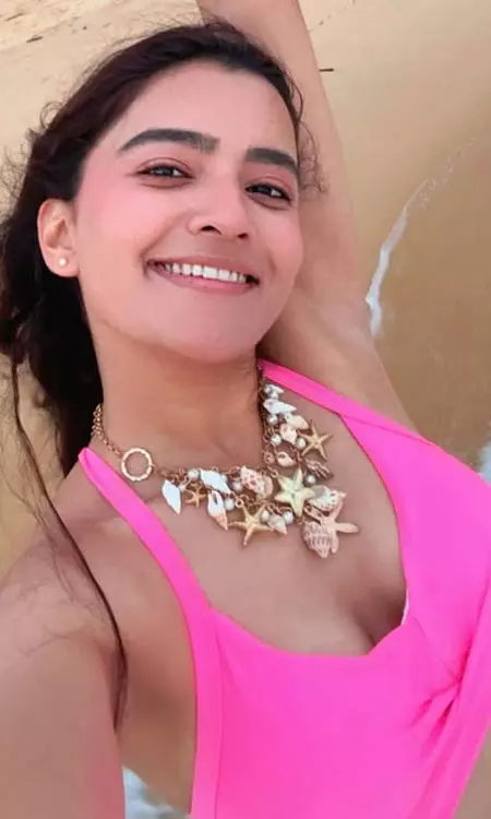 Rukshar Dhillon Shares Bright December Selfie