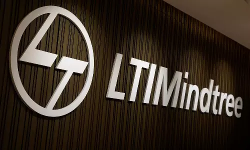 హెచ్-1బీ వీసాల దరఖాస్తుల  విషయంలో భారత ఐటీ దిగ్గజం సంచలన నిర్ణయం!