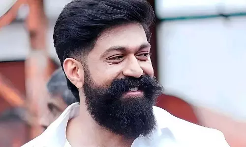 వాళ్లిద్ద‌రి మ‌ధ్య డైల‌మాలో పాన్ ఇండియా స్టార్!