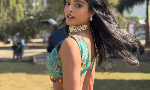 Riddhi Kumar’s Desi Jalpari Vibes