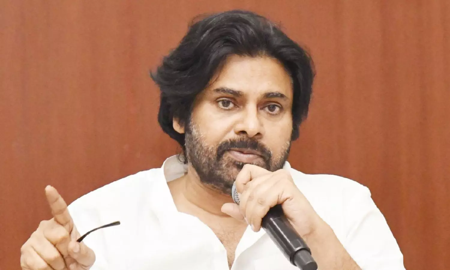 బిట్వీన్ ద లైన్స్...దిష్టి చుక్క పోయినట్లేనా ? బిట్వీన్ ద లైన్స్...దిష్టి చుక్క పోయినట్లేనా ?