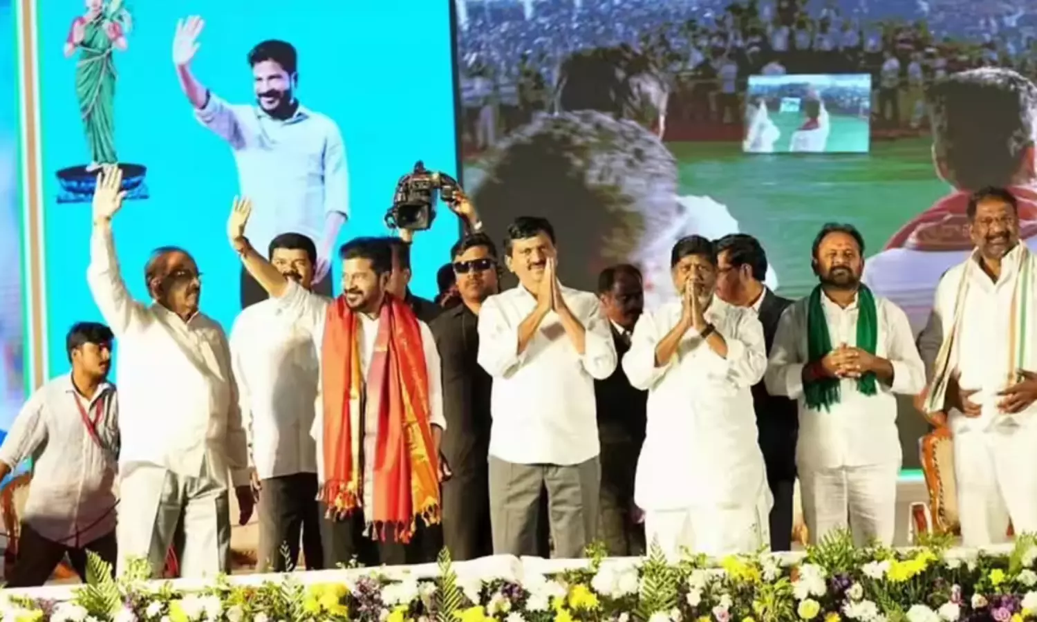 ఆ ముగ్గురు తలచుకుంటే.. సీఎం రేవంత్ రెడ్డి ఆసక్తికర వ్యాఖ్యలు ఆ ముగ్గురు తలచుకుంటే.. సీఎం రేవంత్ రెడ్డి ఆసక్తికర వ్యాఖ్యలు