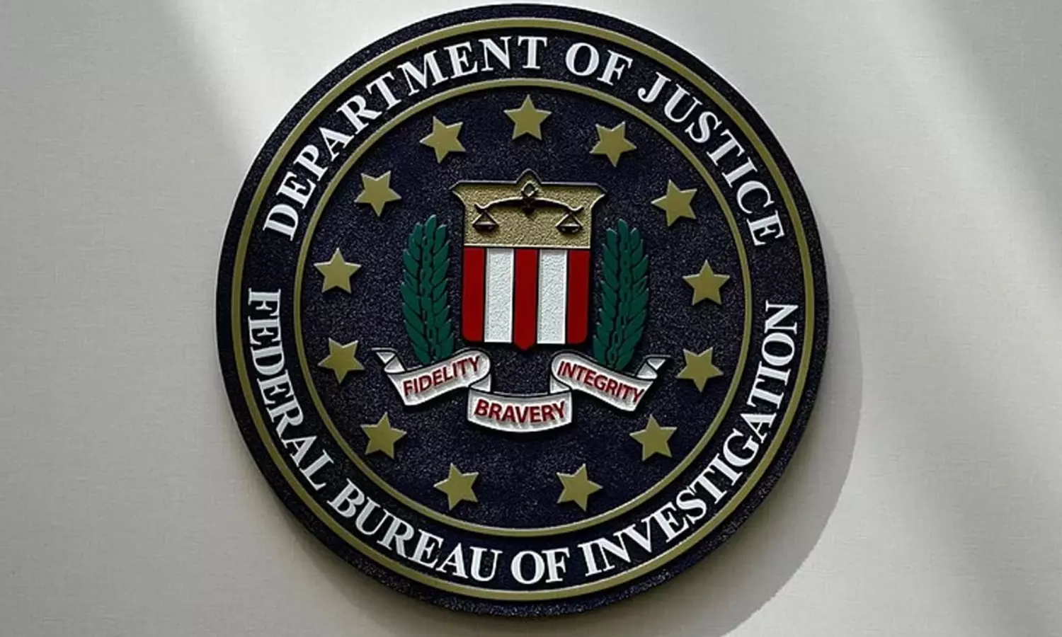 8 ఏళ్ల తర్వాత నిందితుడు కోసం గాలింపు.. పట్టిస్తే 45 లక్షల రివార్డ్! 8 ఏళ్ల తర్వాత నిందితుడు కోసం గాలింపు.. పట్టిస్తే 45 లక్షల రివార్డ్!