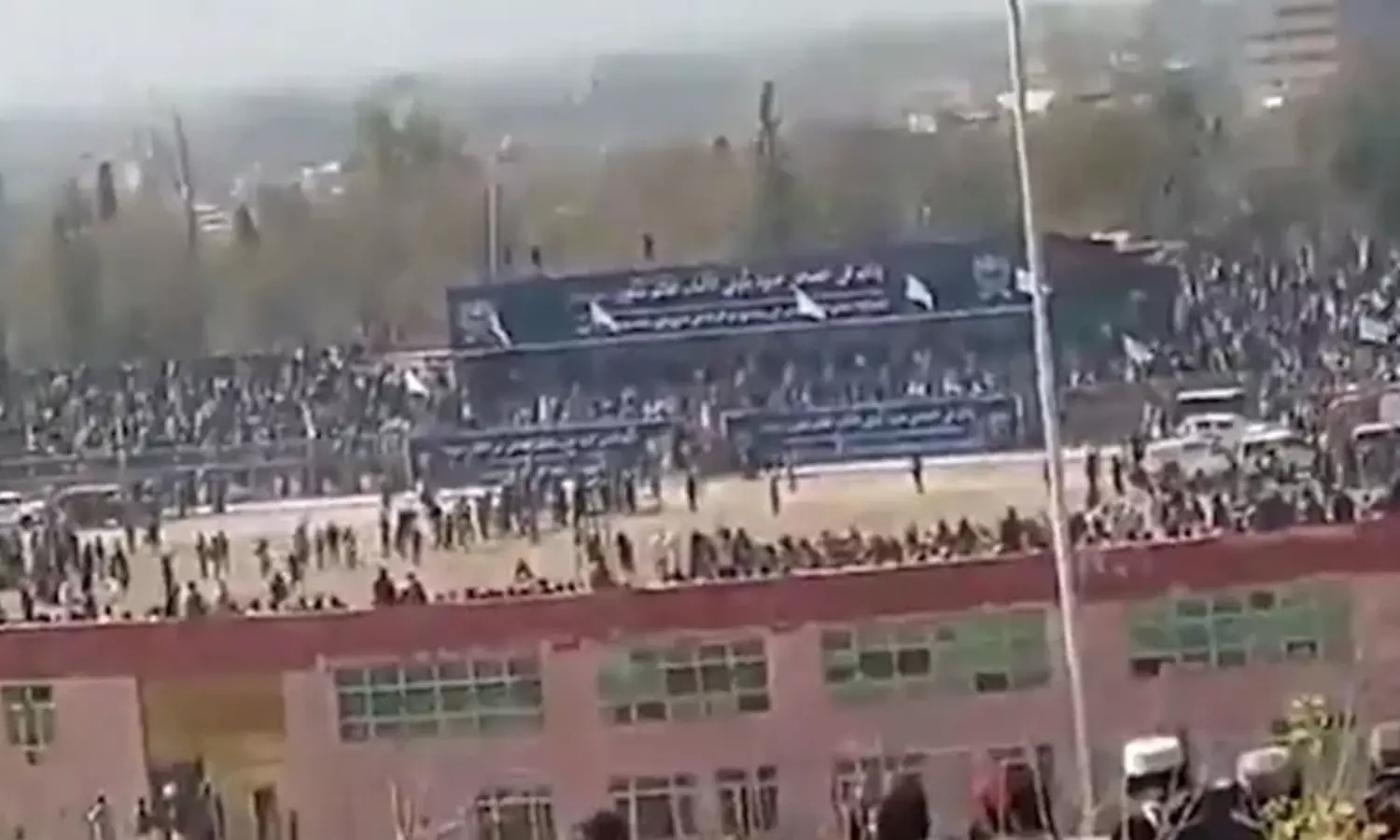 80వేల మంది మధ్య హంతకుడిని చంపిన 13 ఏళ్ల బాలుడు.. ఎక్కడంటే? 80వేల మంది మధ్య హంతకుడిని చంపిన 13 ఏళ్ల బాలుడు.. ఎక్కడంటే?