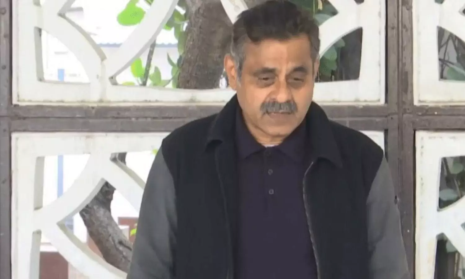 కోతుల మంత్రిత్వ శాఖ...ఎంపీ గారు చెప్పింది  కరెక్టే !