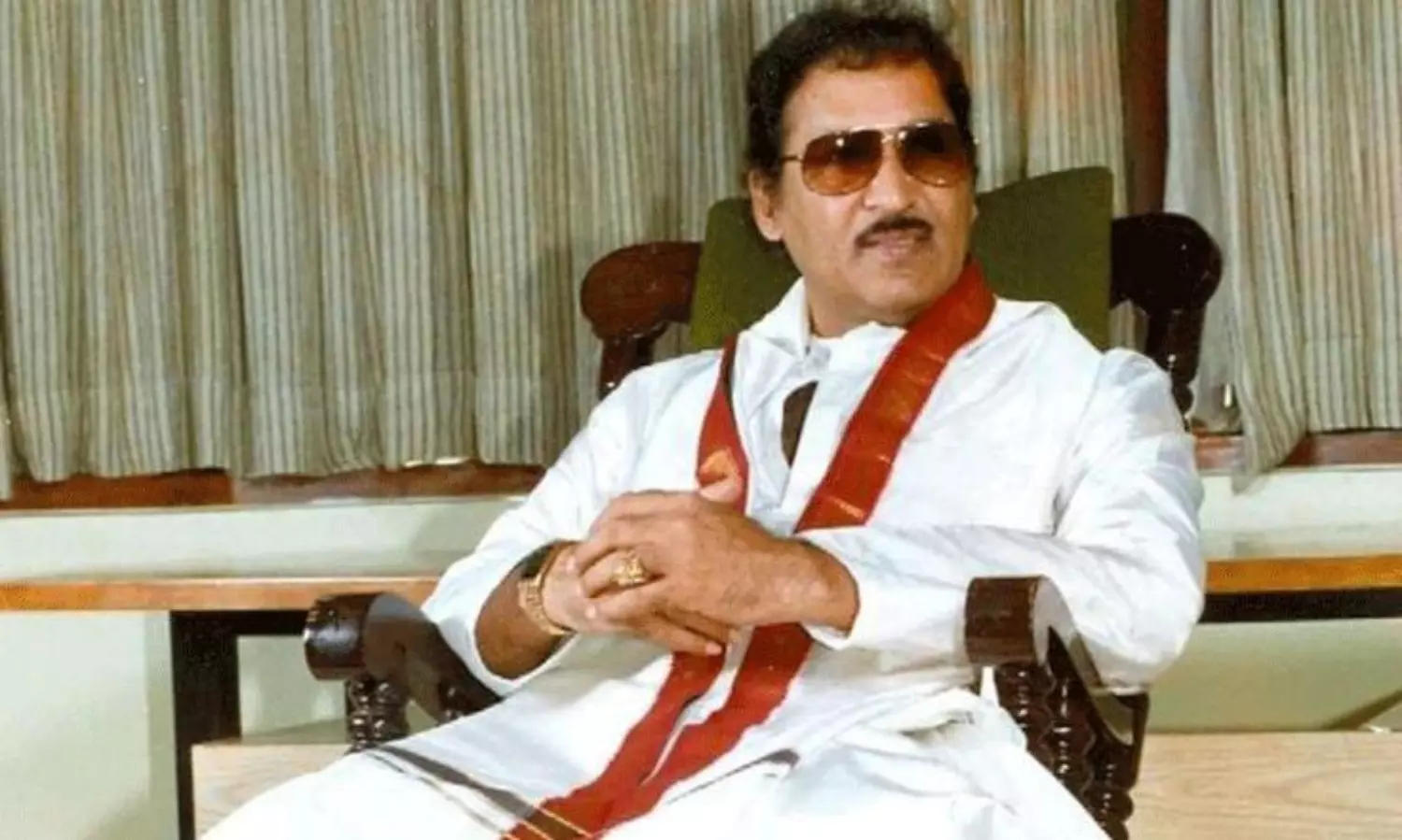 లేడీ అభిమానులకు రవ్వదొశెలు పెట్టించిన సొగ్గాడు! లేడీ అభిమానులకు రవ్వదొశెలు పెట్టించిన సొగ్గాడు!