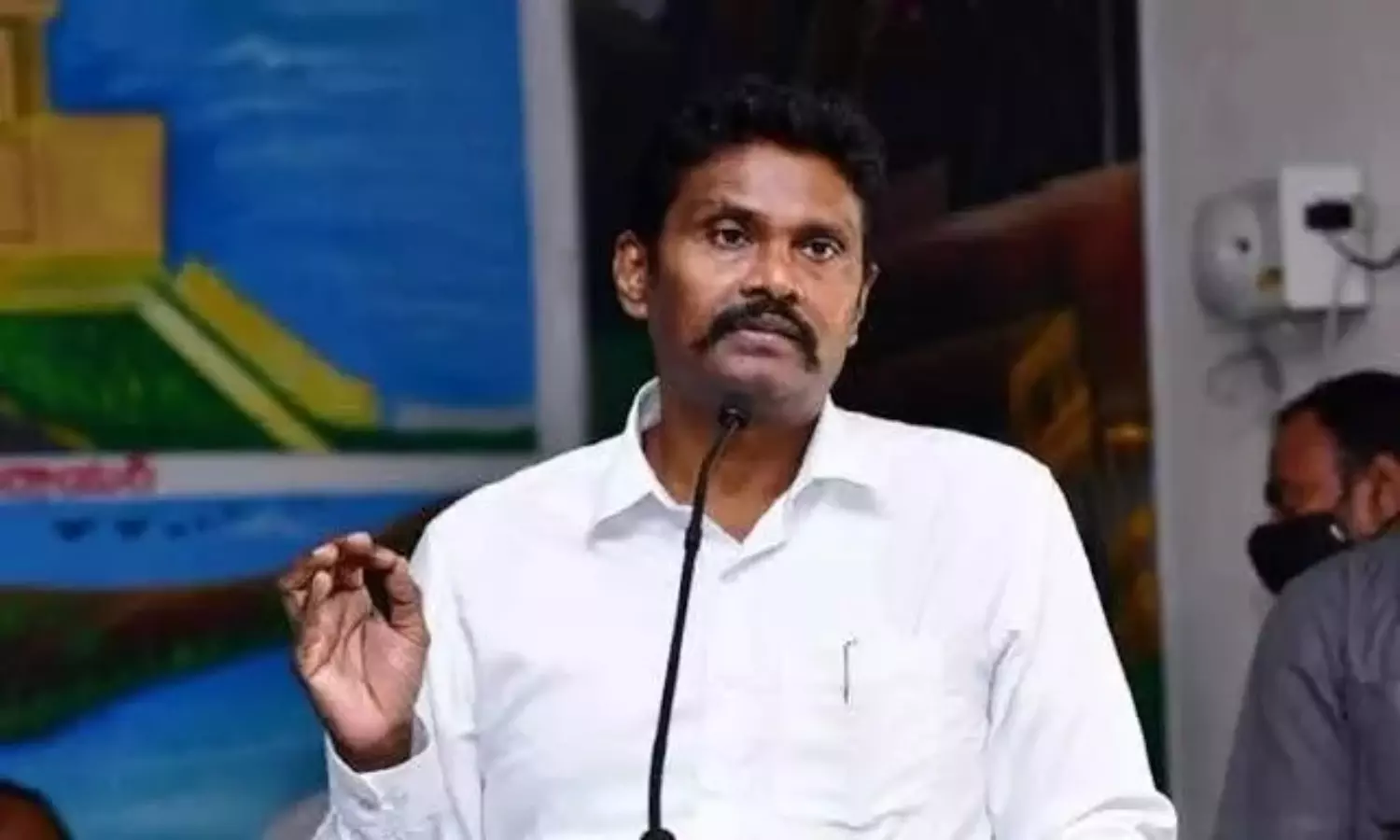 కాపులు - దళితులు వర్సెస్ సునీల్.. ! కాపులు - దళితులు వర్సెస్ సునీల్.. !