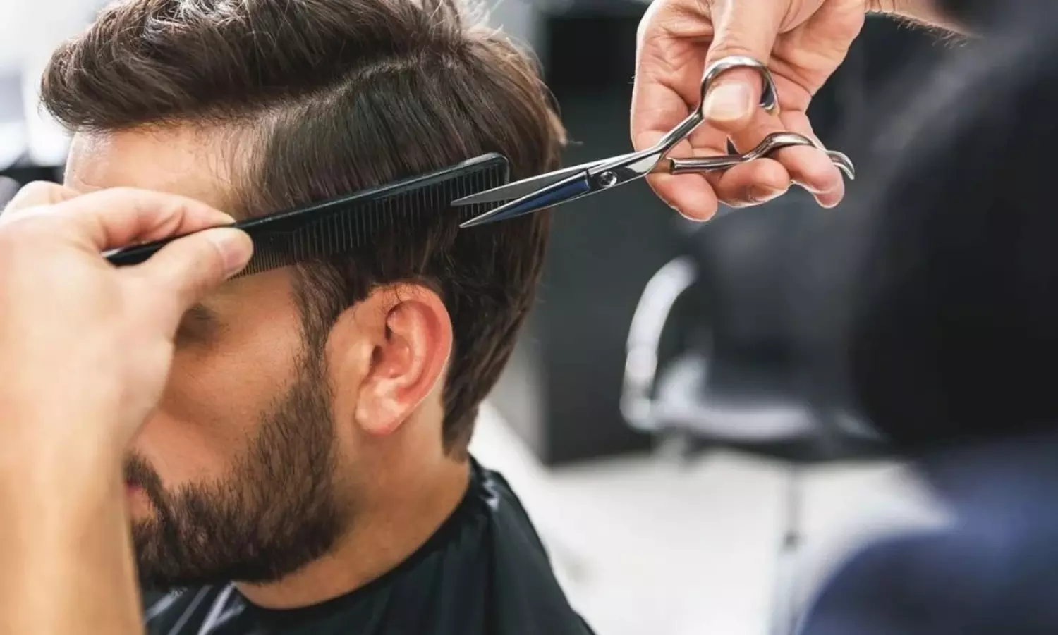 ఫ్రీ కటింగ్...ఫ్రీ షేవింగ్....ఎన్నికల హామీ అదిరిపోలా ! ఫ్రీ కటింగ్...ఫ్రీ షేవింగ్....ఎన్నికల హామీ అదిరిపోలా !