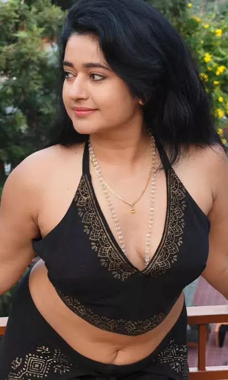 Poonam Bajwa’s Fashion Moments That Left Fans in Awe