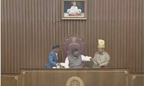 మండ‌లి చైర్మ‌న్‌ను తాడేప‌ల్లి పెద్ద‌లు న‌డిపిస్తున్నారా?:  ప‌ద్మ‌శ్రీ