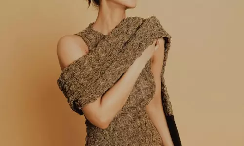 Vaani Kapoor Captivates with Minimalistic Charm