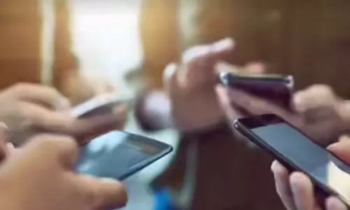 మొబైల్ డేటా వాడకంలో మనమే మొనగాళ్లం..