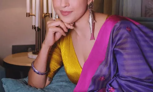 Sanya Malhotra Stuns in a Vibrant Traditional Saree Look