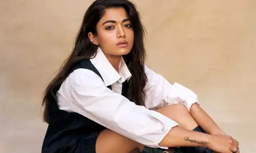 హీట్ పెంచిన రష్మిక.. అదిరిపోయే లుక్స్ లో..