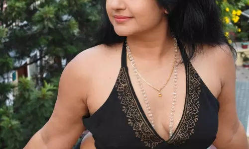 Poonam Bajwa’s Fashion Moments That Left Fans in Awe