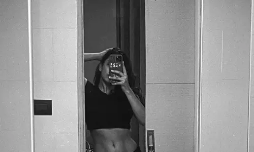 Daksha Nagarkar stuns in bold black-and-white selfie