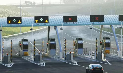 త్వరలో ఎలక్ట్రానిక్ టోల్ ప్లాజా.. అదే మొదటి లక్ష్యం!