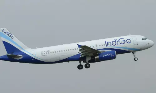 ఇండిగో డిజాస్టర్.. ఇండియన్ ఎయిర్ పోర్ట్స్ లో గోల గోల..