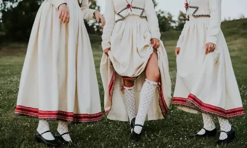 అక్కడ మహిళలే మగాళ్లను అద్దెకు తీసుకుంటారు!