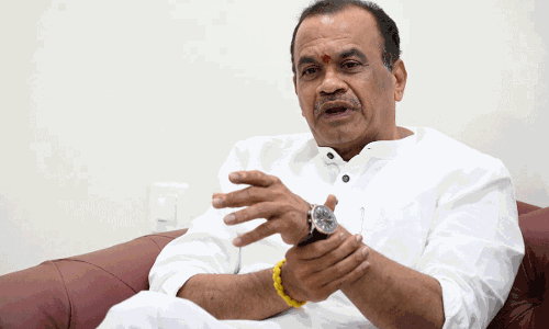 జగన్ అలా చేస్తే బెటర్... కోమటిరెడ్డి షాకింగ్ కామెంట్స్