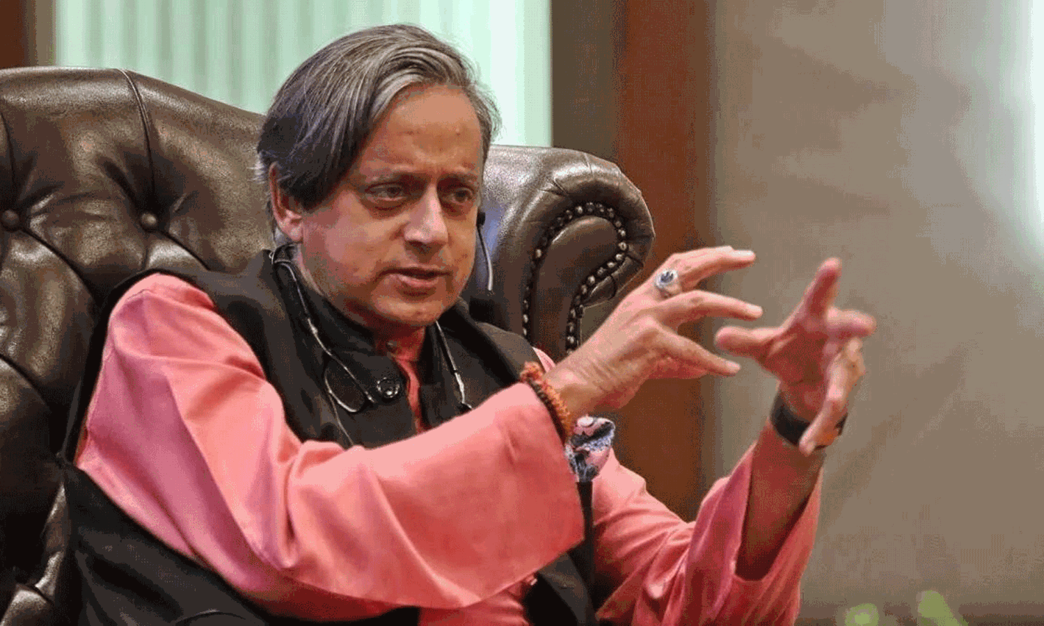 కాంగ్రెస్ అంటే శశిధరూర్... ఇదే ఎన్డీయే తీరు కాంగ్రెస్ అంటే శశిధరూర్... ఇదే ఎన్డీయే తీరు