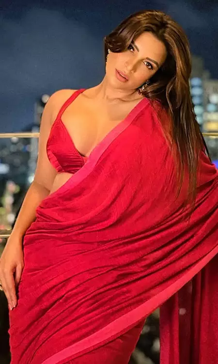 Shama Sikander Glows Like the Brightest Moon in Red Saree