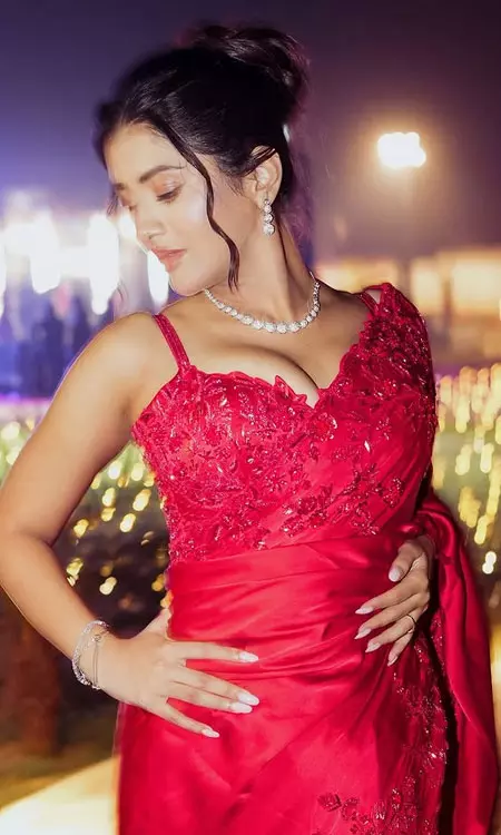 Rashi Singh Turns Heads in Stylish Red Outfit
