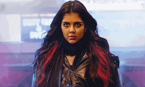 సూపర్ హీరోయిన్ ను అందుకోవడం కష్టమేనా?