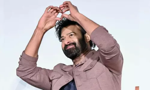 లవ్ స్పెల్లింగ్ కూడా తెలియని ప్రభాస్ లవ్ లో ఎలా పడతాడు..?