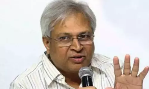 పవన్ పై ఉండవల్లి షాకింగ్ కామెంట్స్